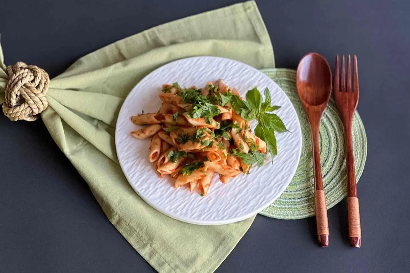 Pasta With Tomato Sauce