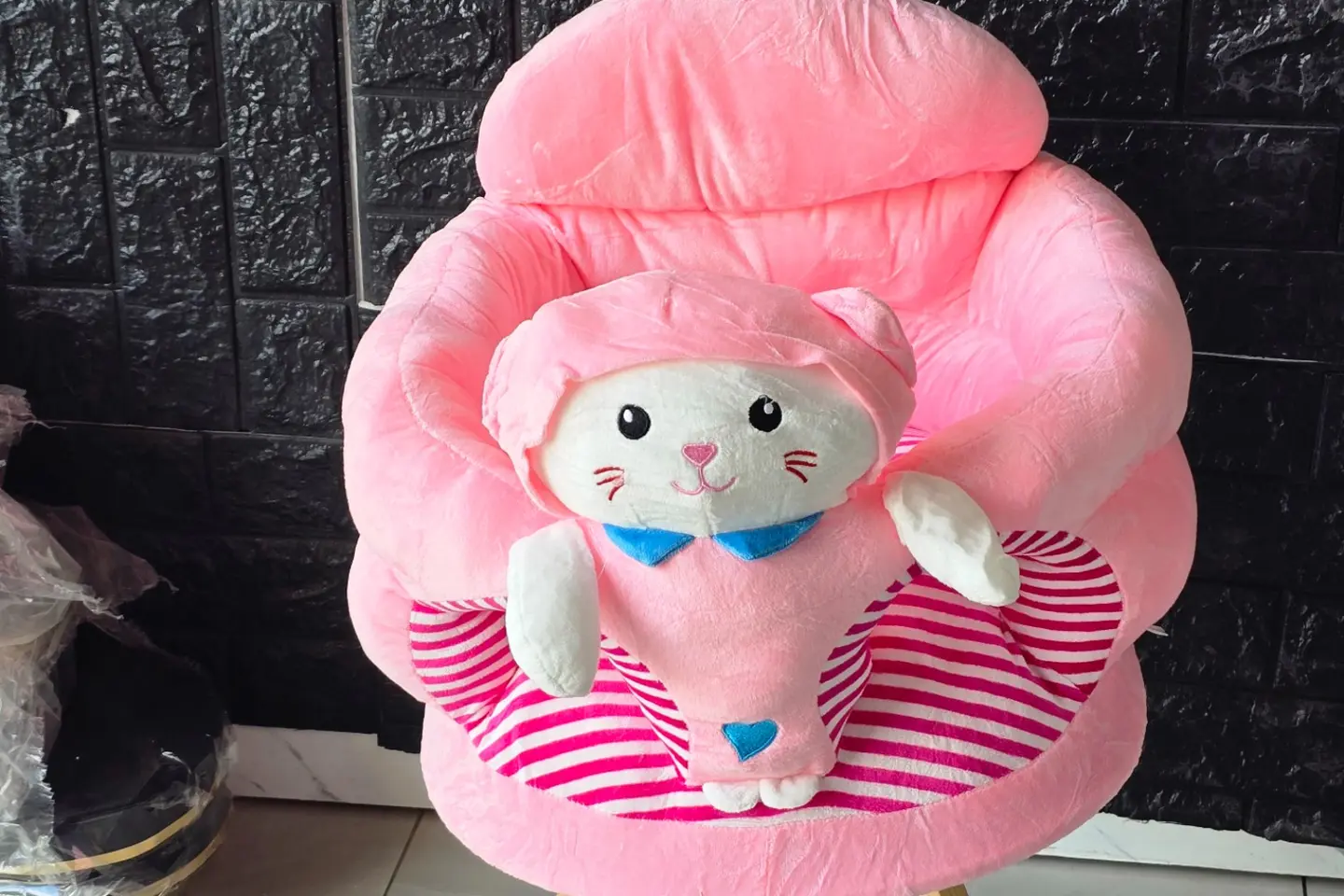 مقعد تعليم الجلوس للمواليد لون وردي