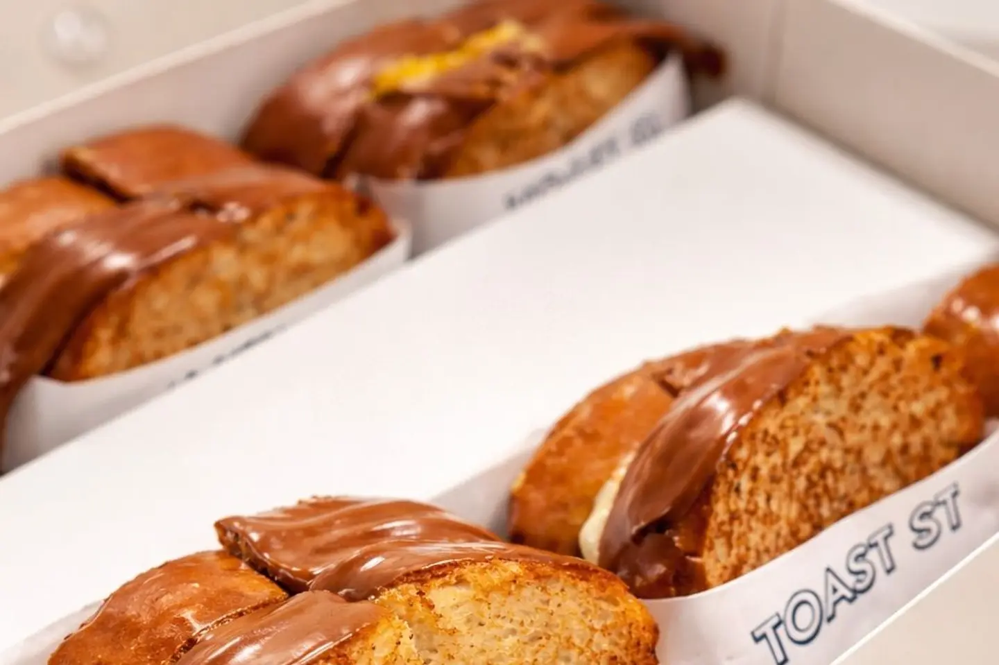 قولدن بريوش بوكس