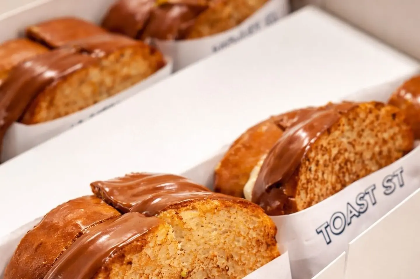 لوفرز بريوش بوكس