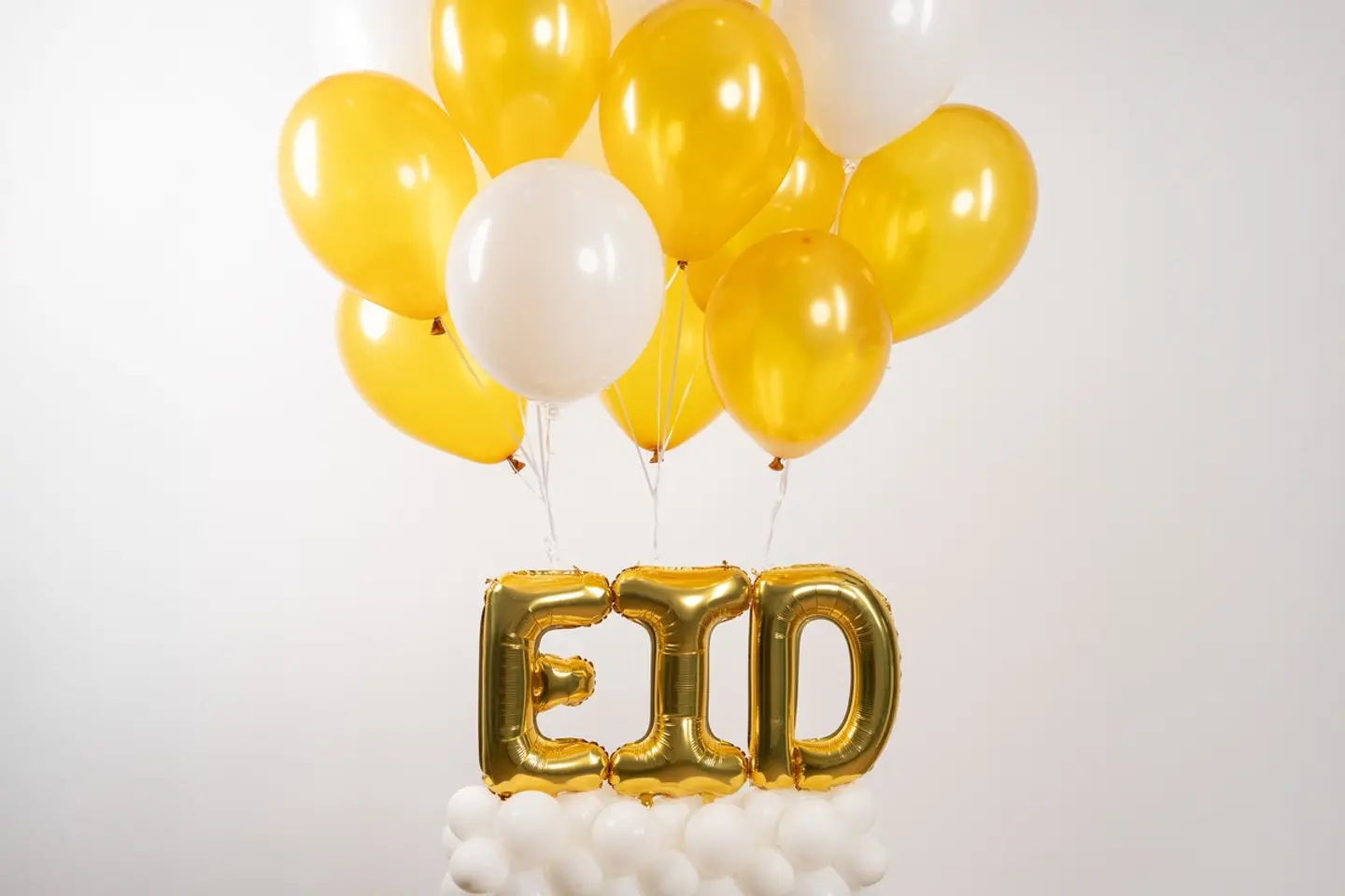 حروف طائرة ذهبي عيد