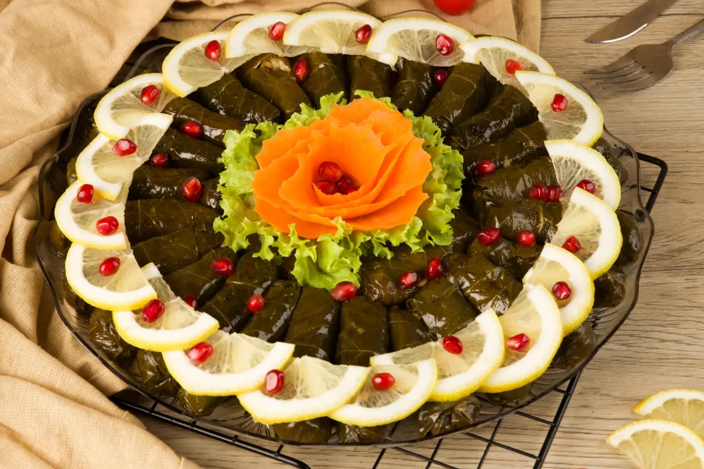 4 قطع ورق عنب