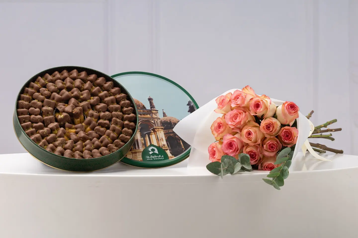 بوكيه ورد الجوري الناعمة مع شوكولاتة – فلاورد راقي