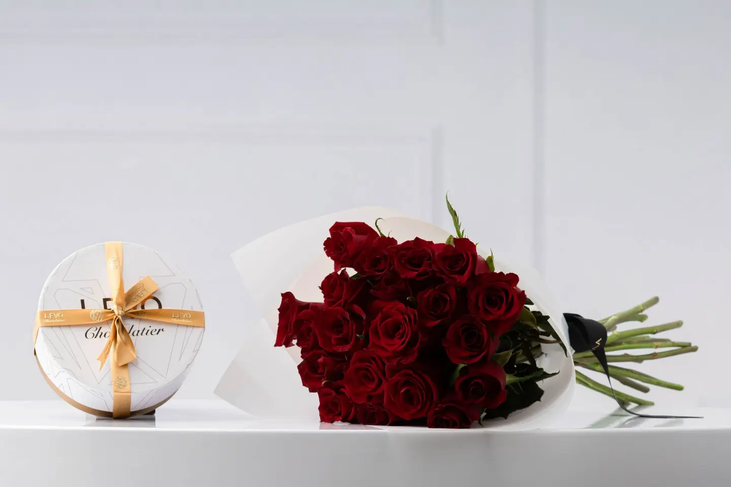بوكيه ورد نغم الورد مع شوكولاتة ليفو كريب 28 قطعة