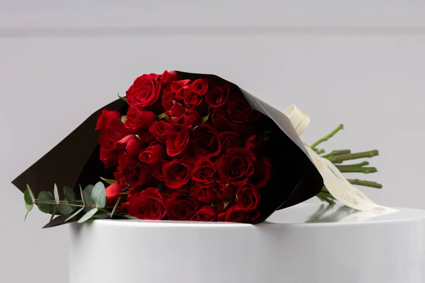 بوكيه فلاور الأناقة القرمزية – فلاورد روزيتا