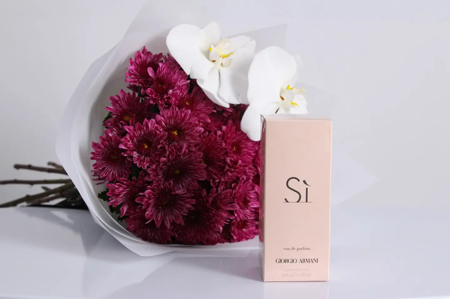 بوكيه فلاور البتلات الرقيقة مع عطر أرمني سي – فلاورد روزيتا