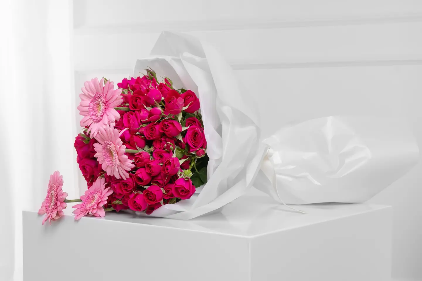 بوكيه فلاورد نسمات الفوشيا الملكية