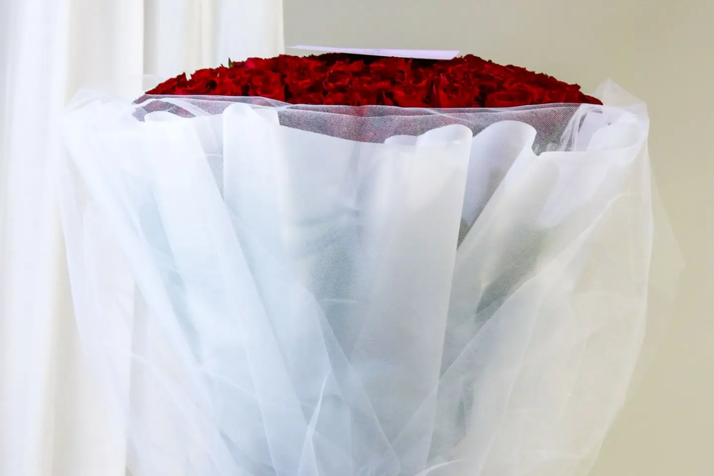 بوكيه ورد رسالة حب – حمراء