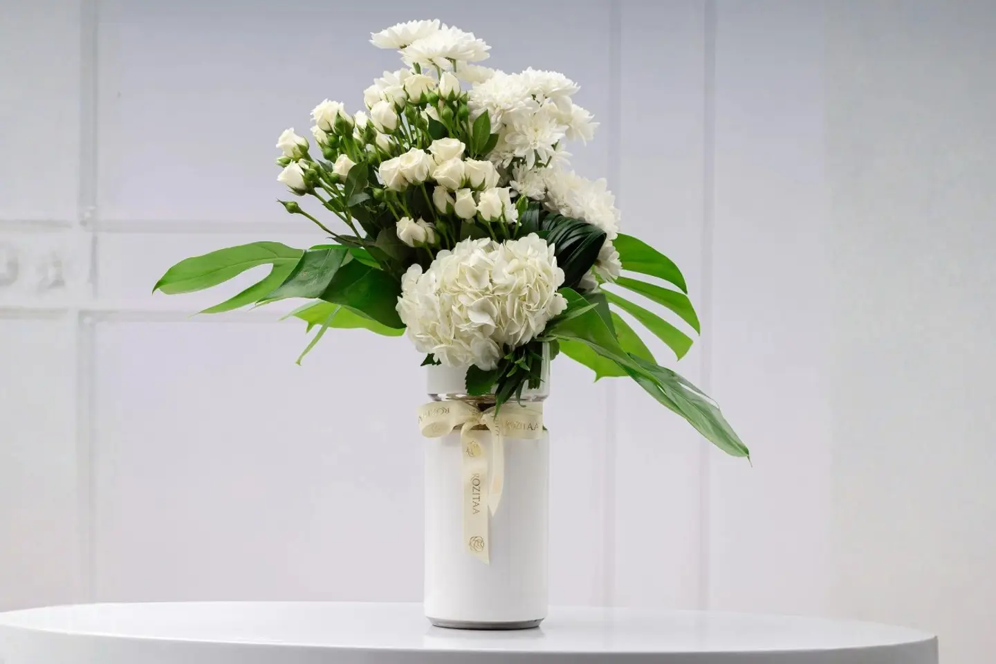 فازة ورد بياض الثلج – ورود بيضاء