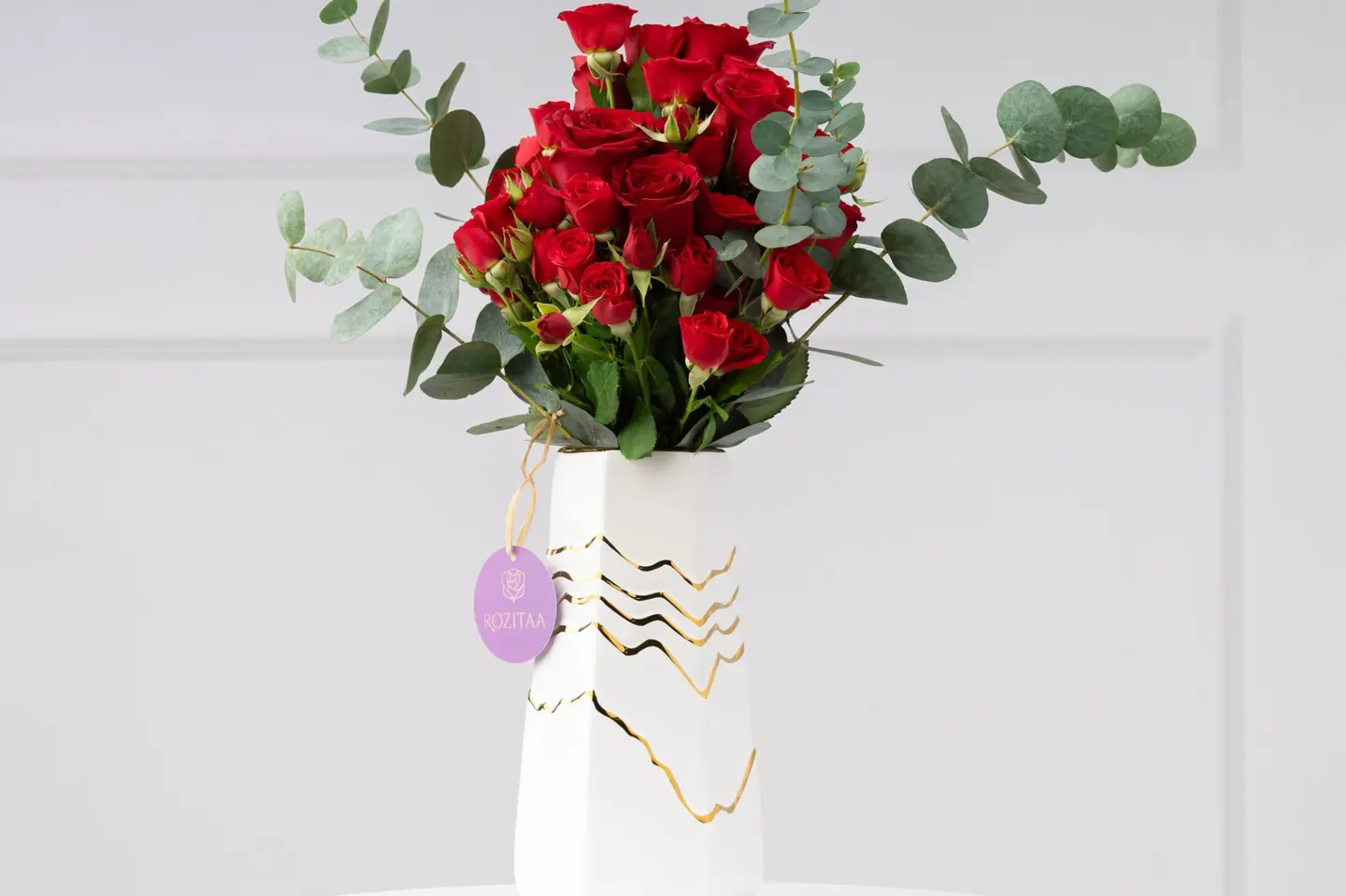 Red Nectar Rose Vase – Premium Roses