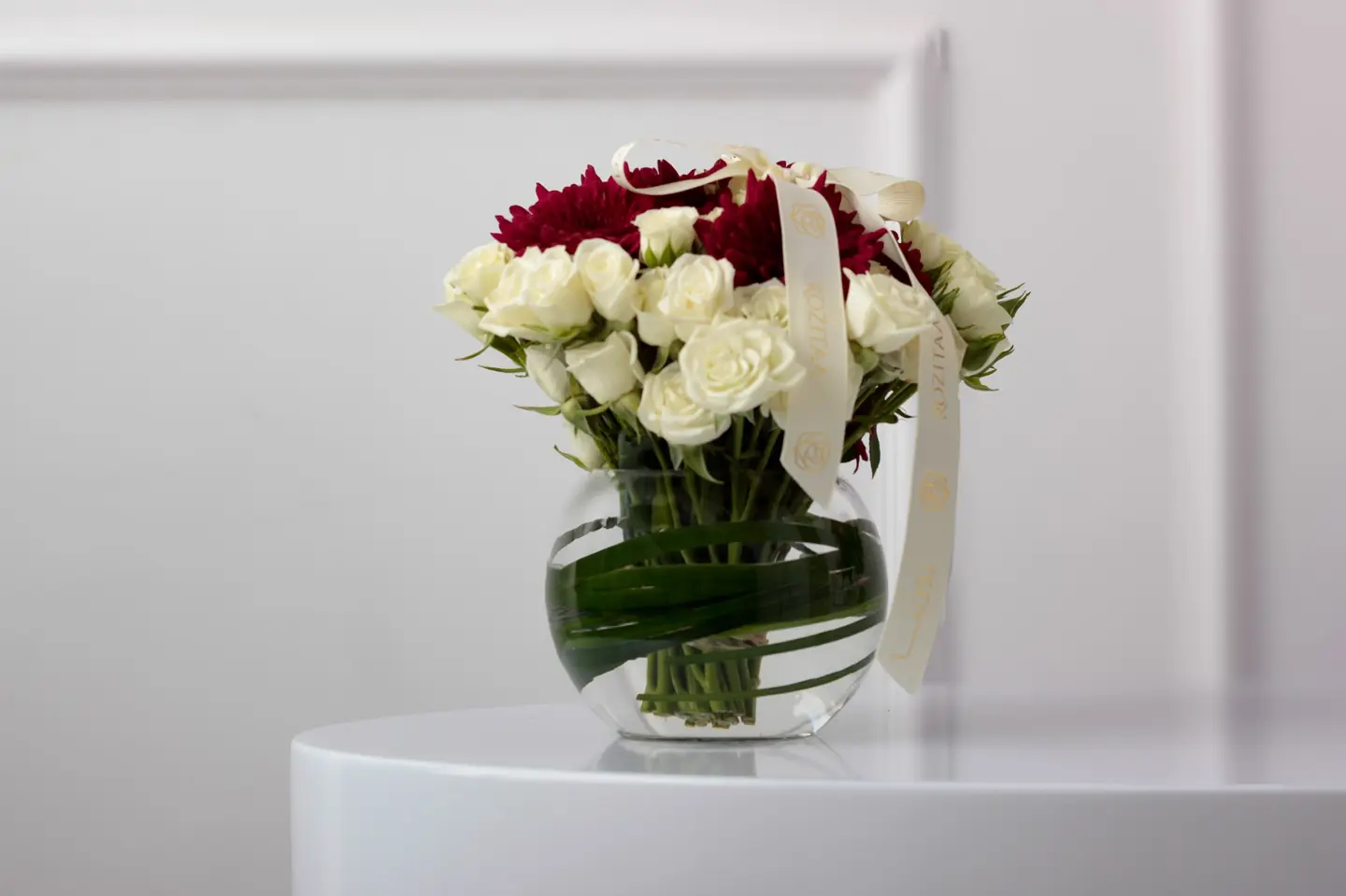 فازة ورد بيبي روز أبيض – هدية فخمة