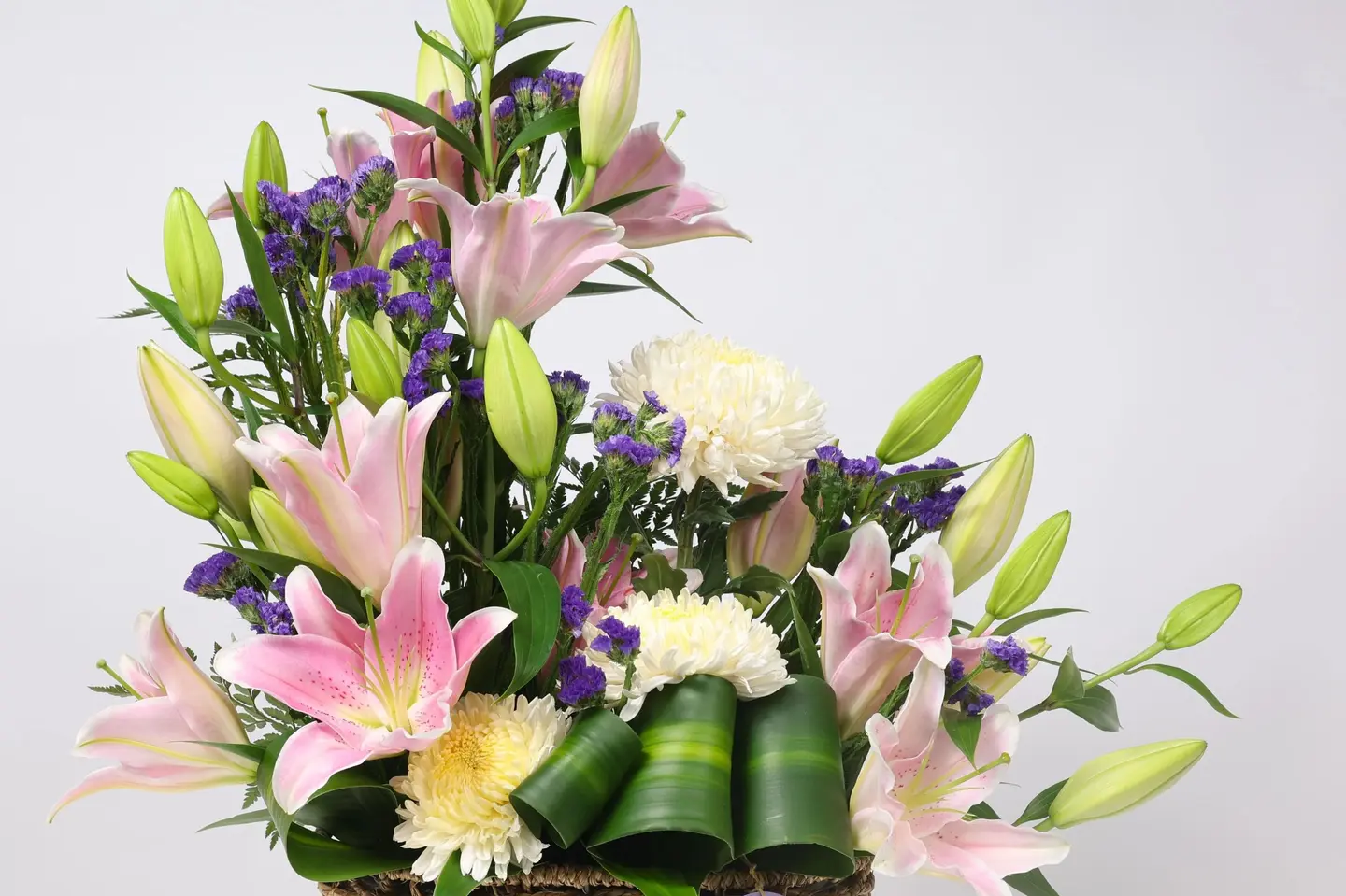 سلة ورد السعادة – فلاورد روزيتا وزهور متنوعة