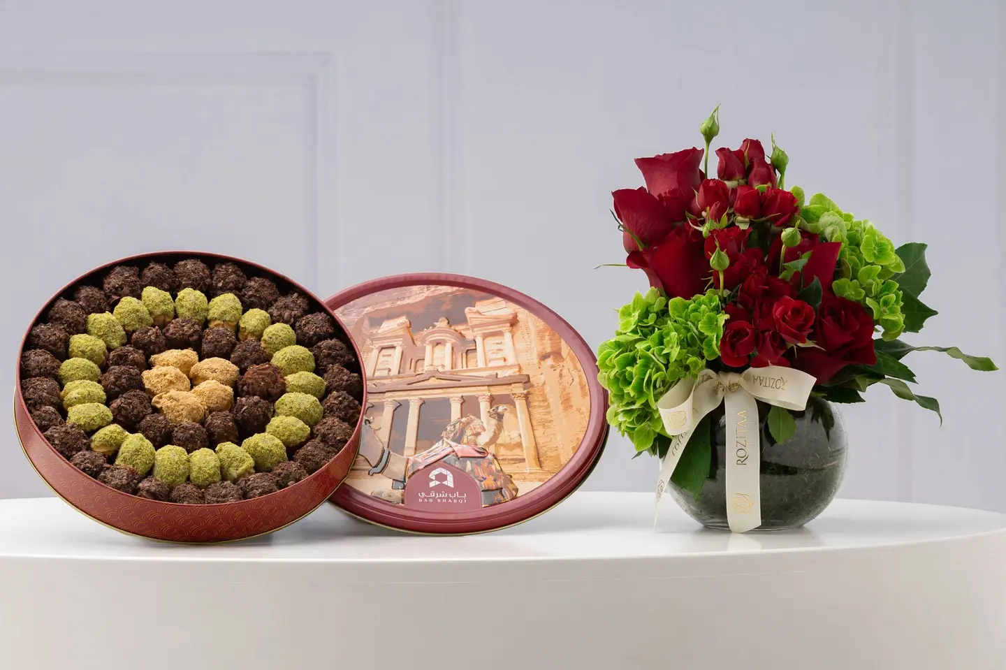 فازة ورد الجوري الأنيقة مع بيتي فور –باب شرقي