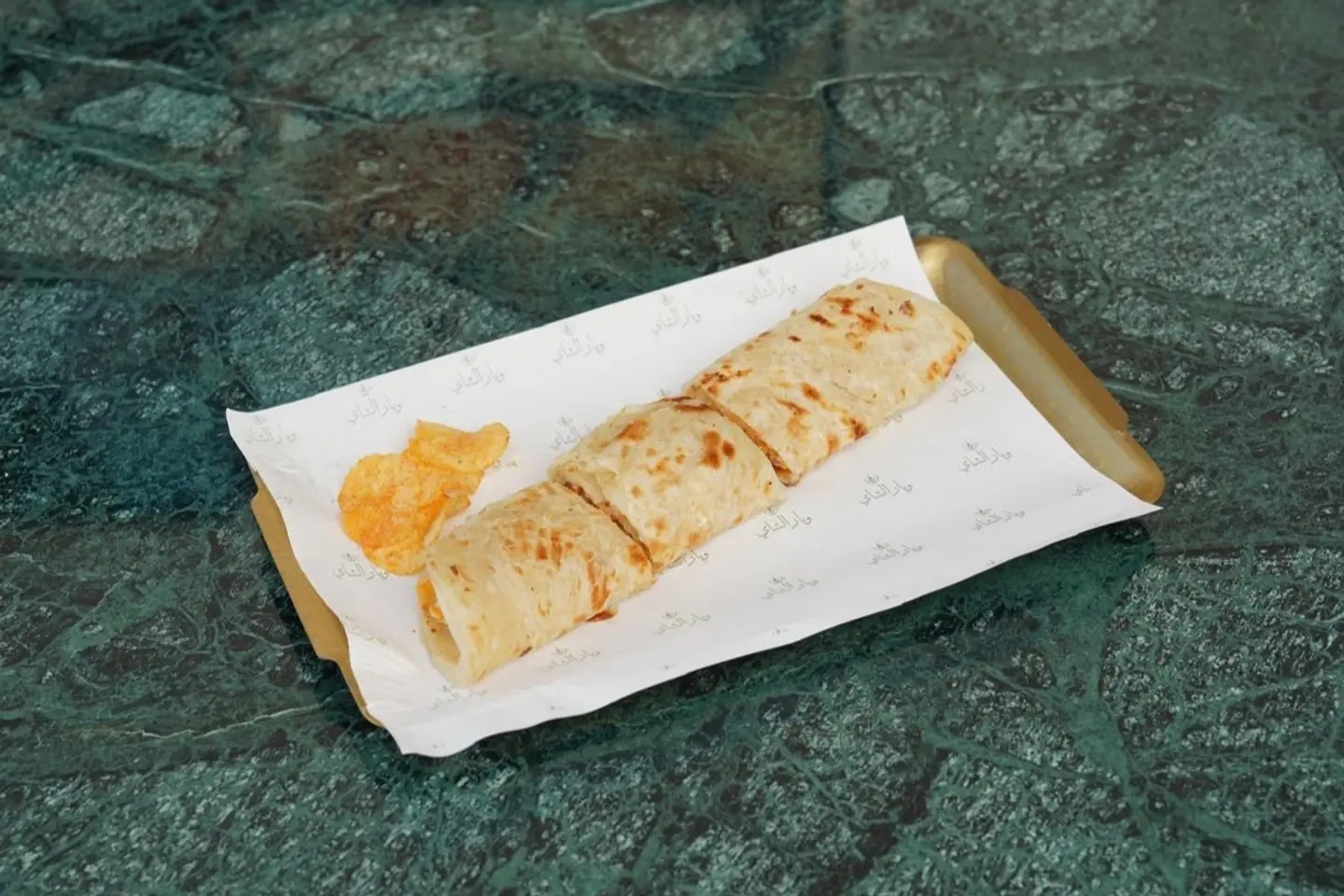 Chapati With Oman Chips