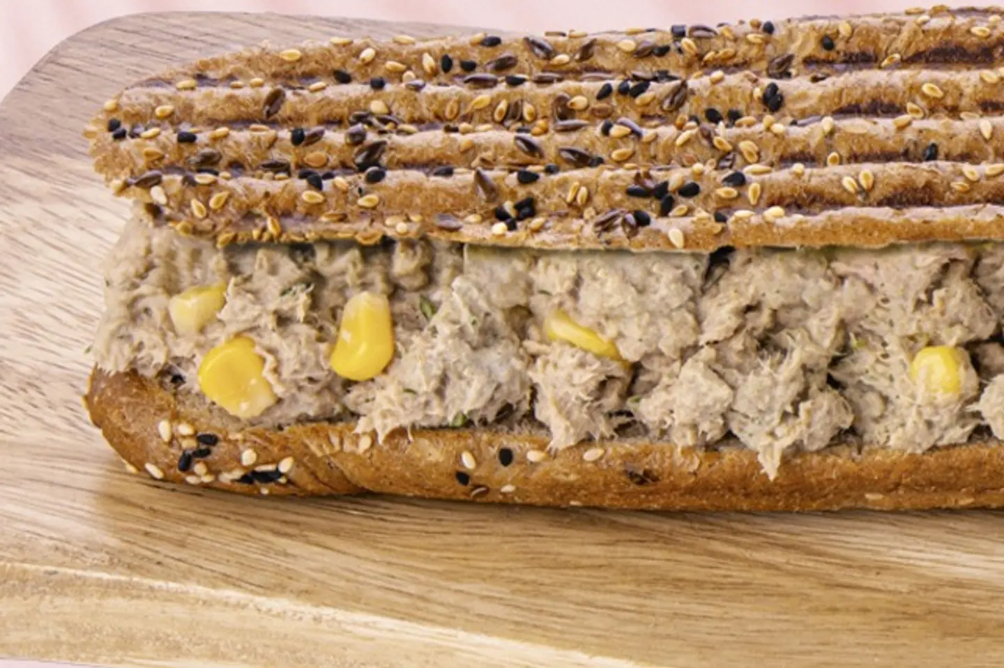 تونة دايت بالرغيف الفرنسي الأسمر