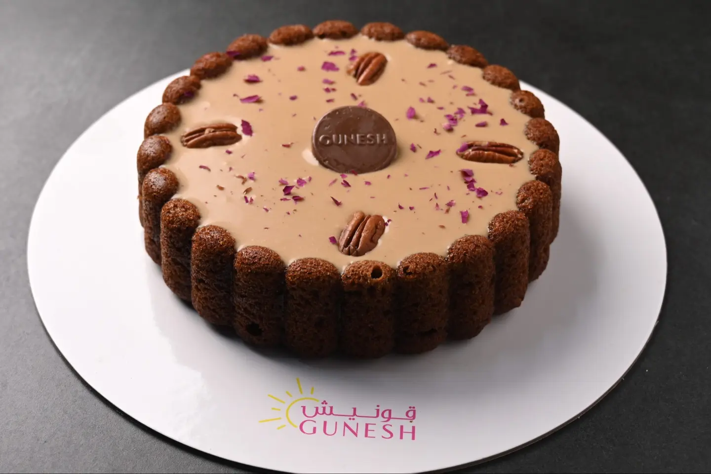 كيكة التمر وسط