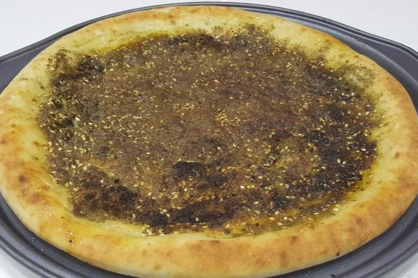 بيتزا بالزعتر كبير