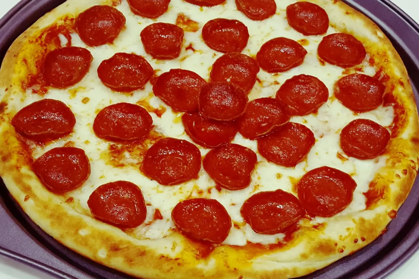 Large Pepperoni Pizza