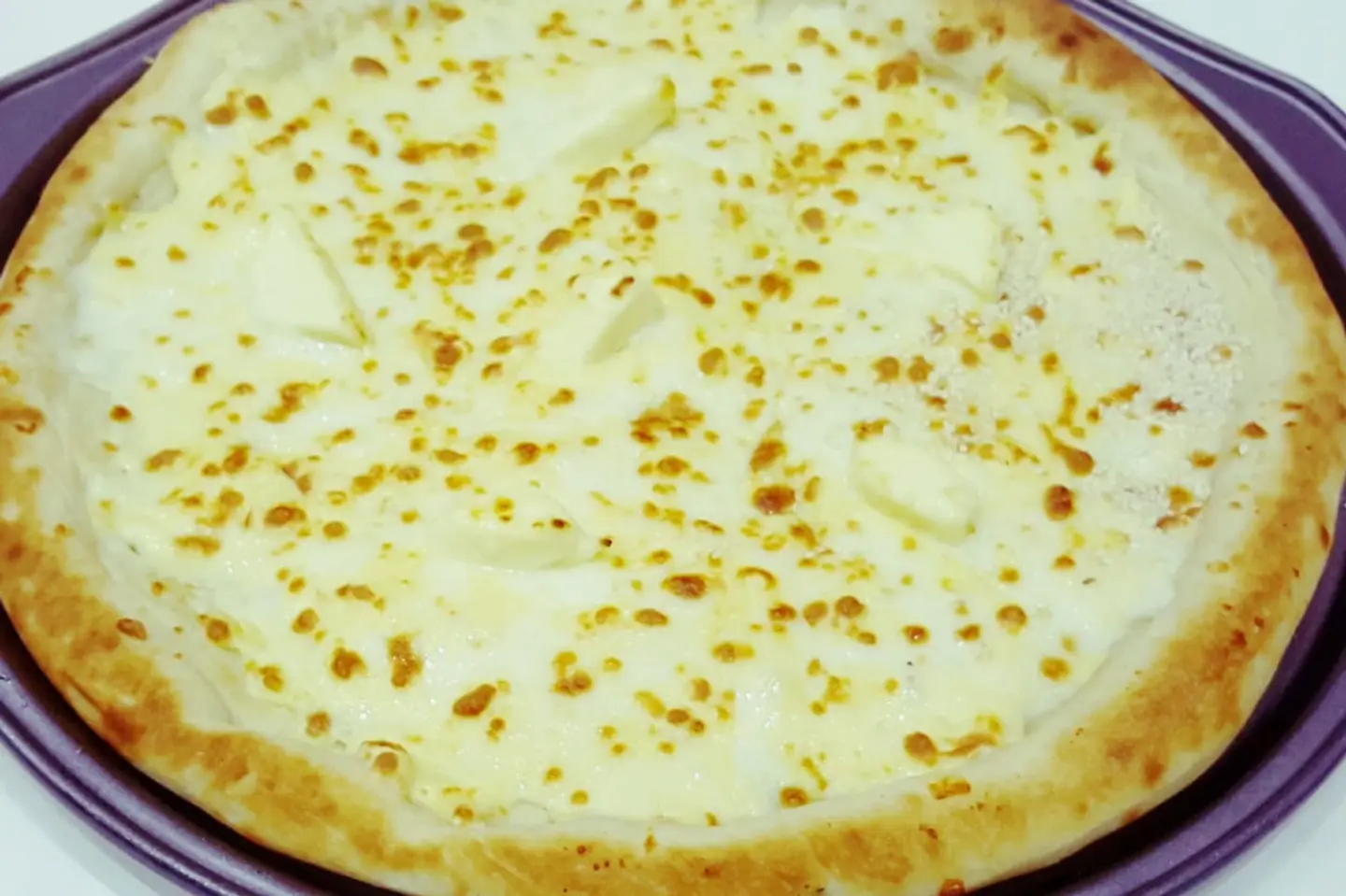 Large Cheese Cocktail Pizza
