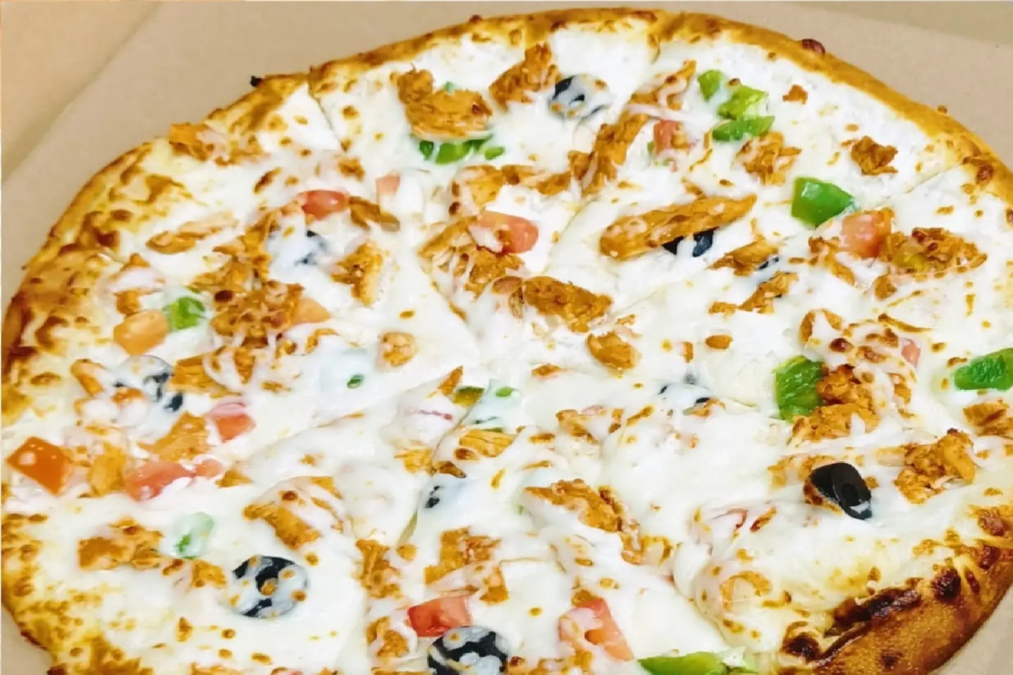 بيتزا خضار مع جبن سائل