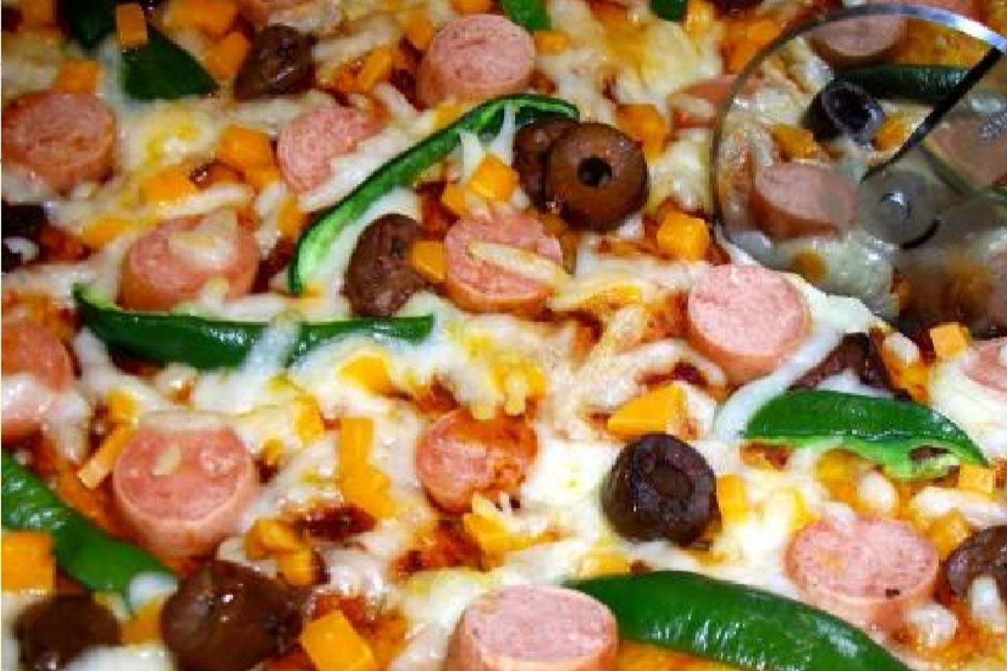 Vegetable Pizza With Hot Dog