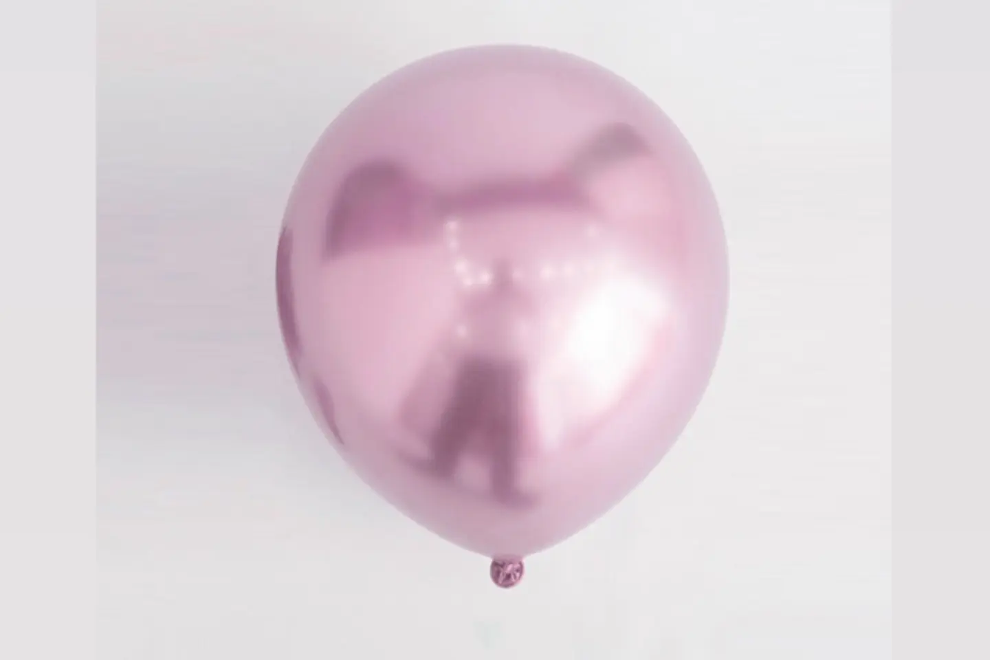 بالون هيليوم لامع بلون اللافندر