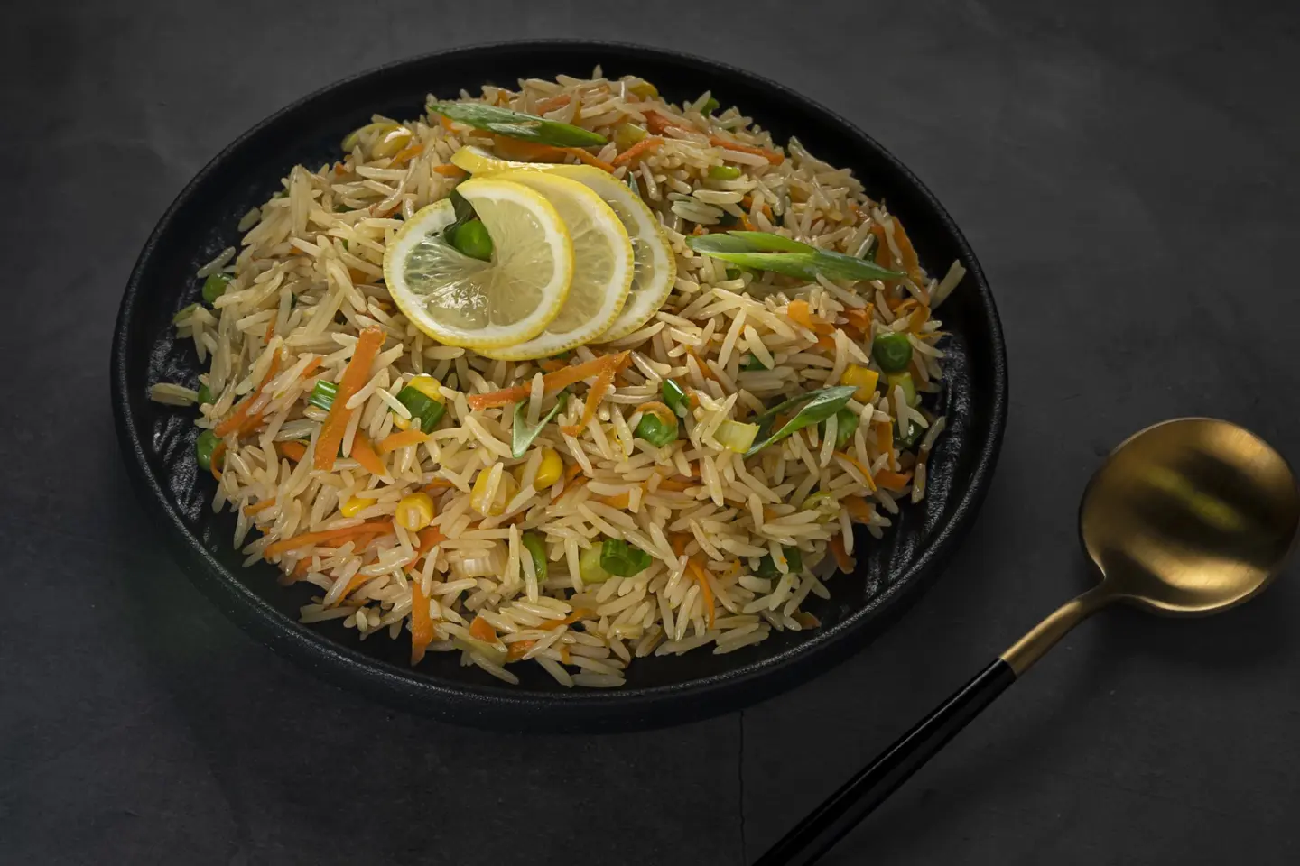 أرز بالكاري مع البيض