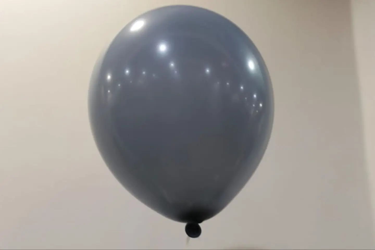 بالونة هيليوم_ لون رصاصي