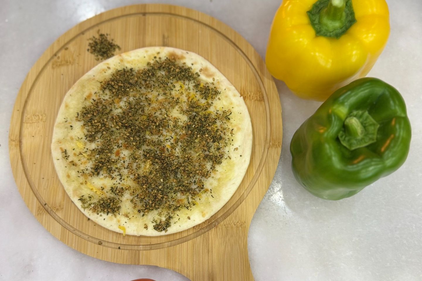 جبنة موزريلا بالزعتر
