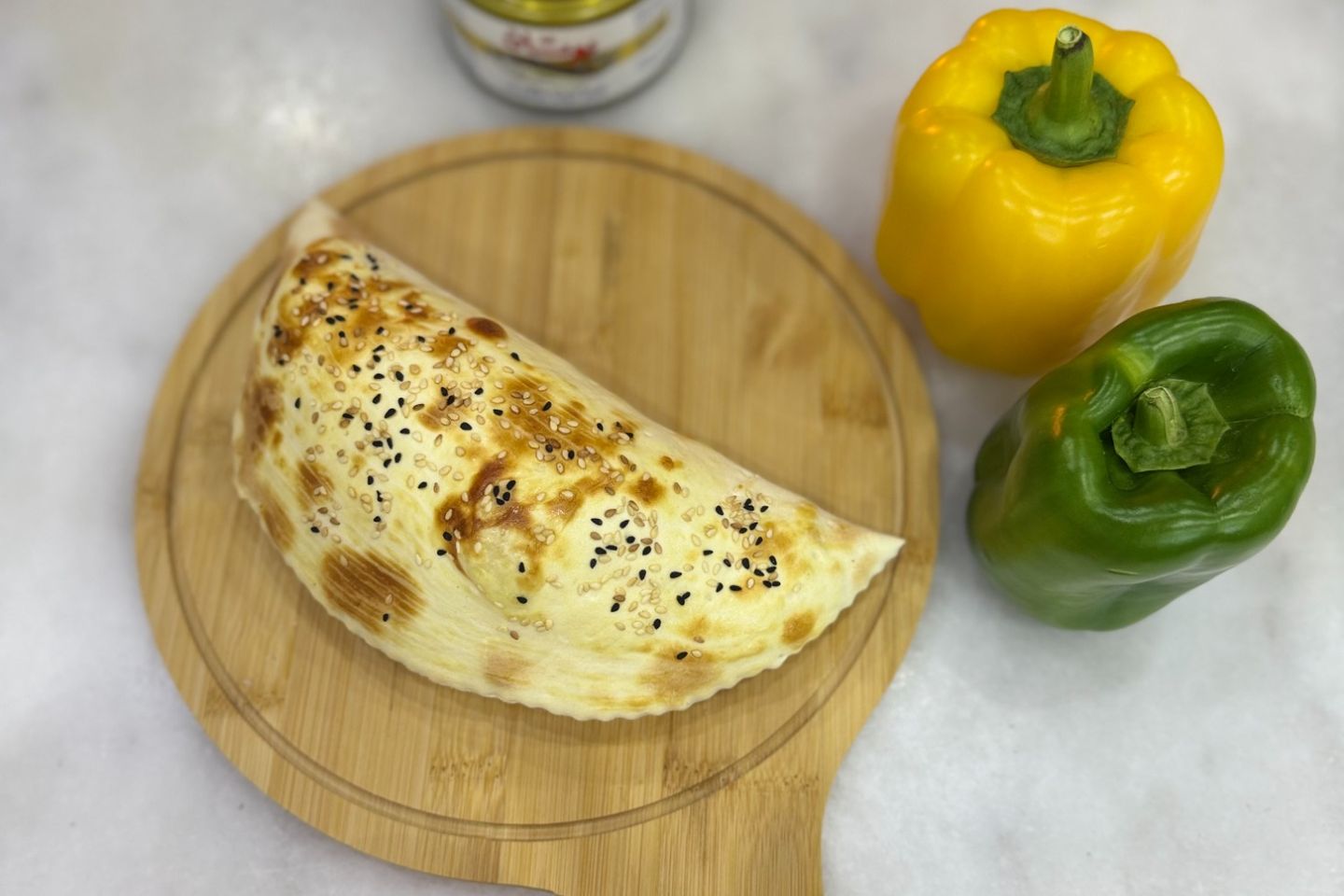 تونة بوتان بجبنة شيدر