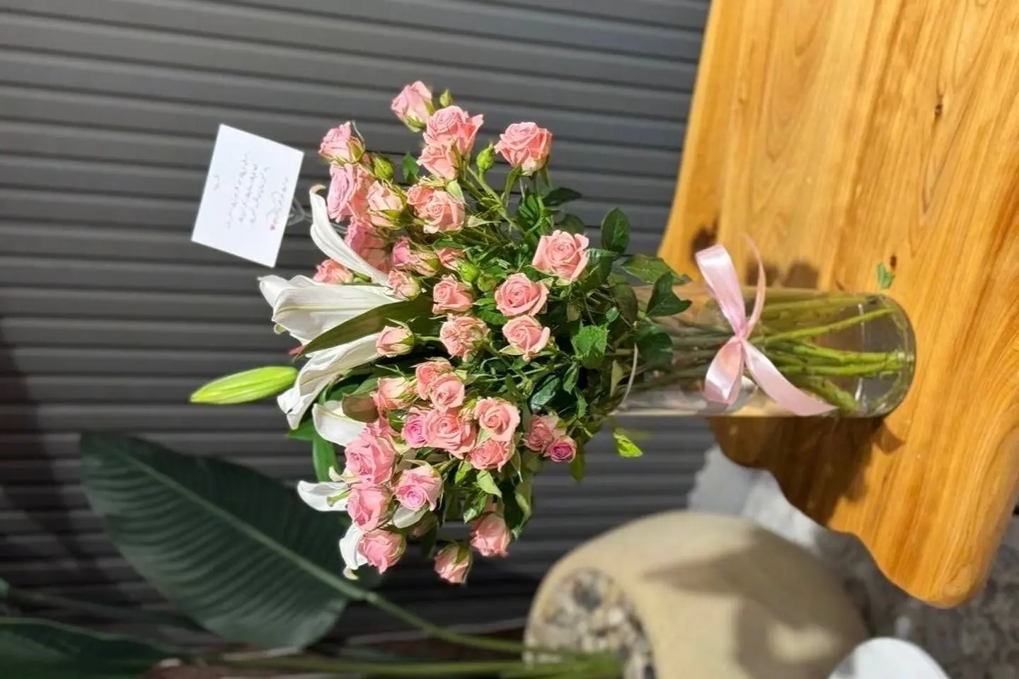 4 Transparent Vase With Natural Roses