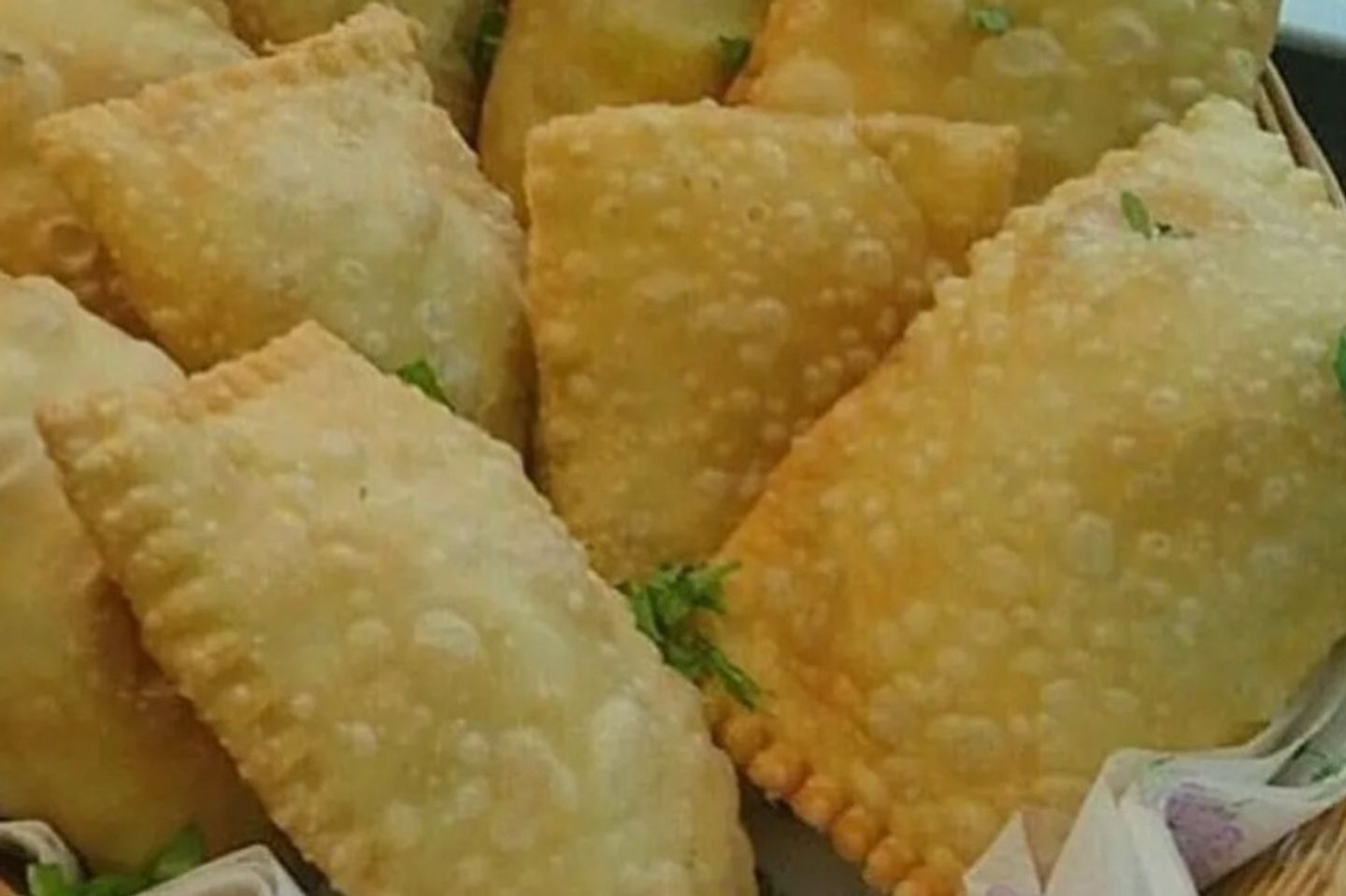 بف