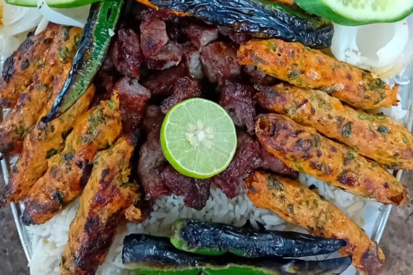 صحن مشكل صغير مع  ارز