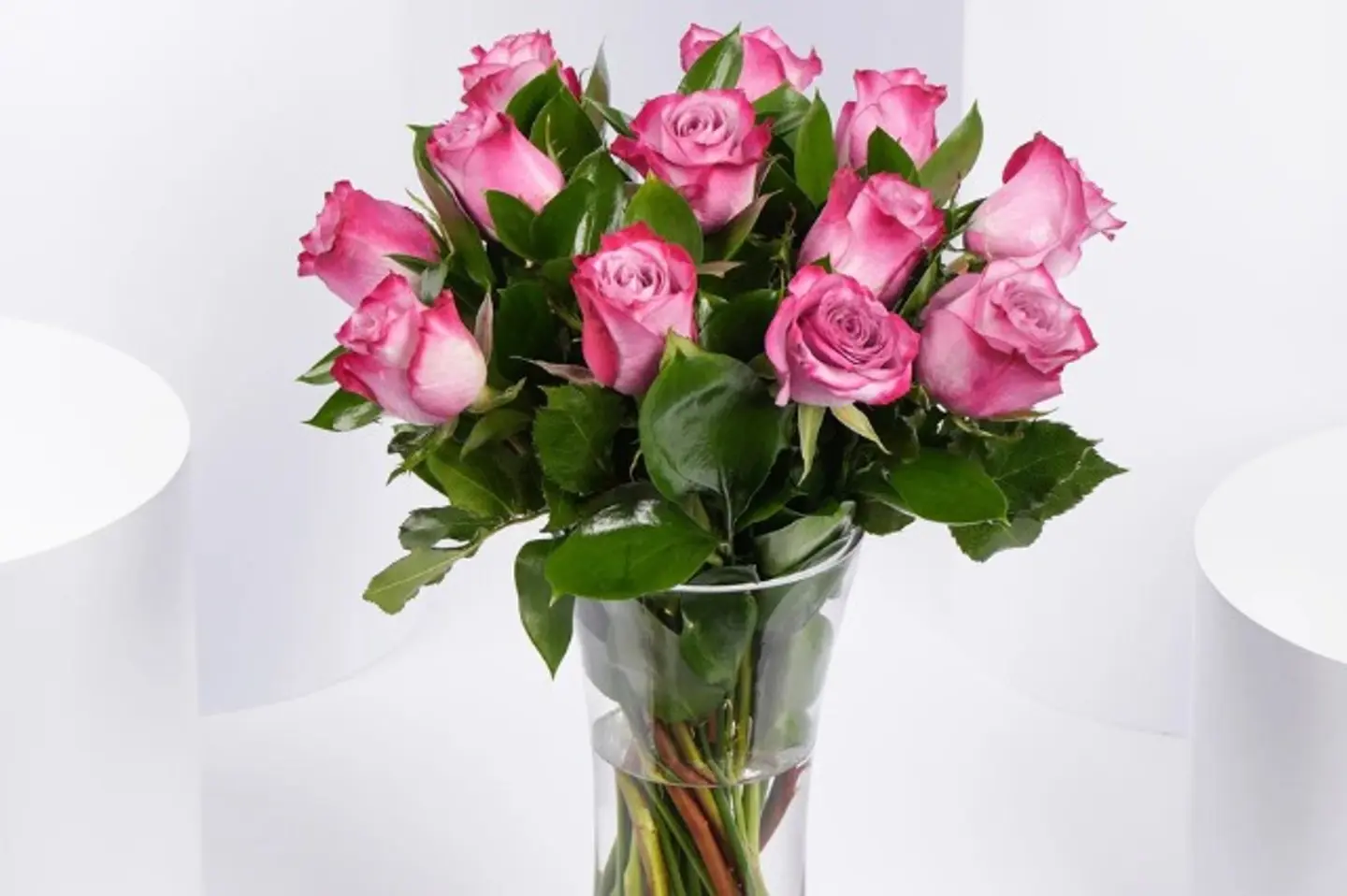 مزهرية ورود ارجوانية انيقة ١٨