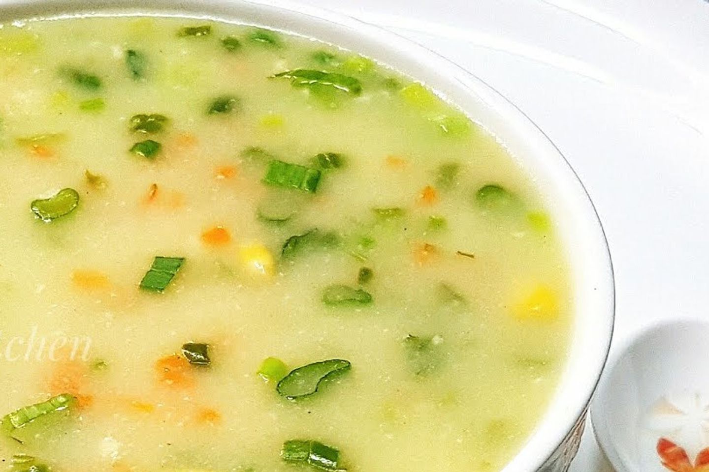 شوربة دجاج بالذرة