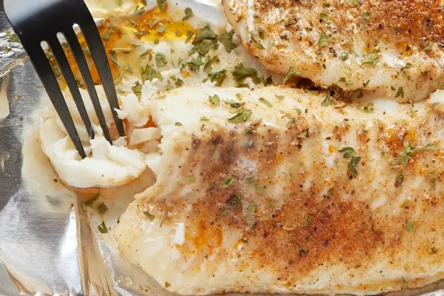 فلية سمك مشوية على الفحم