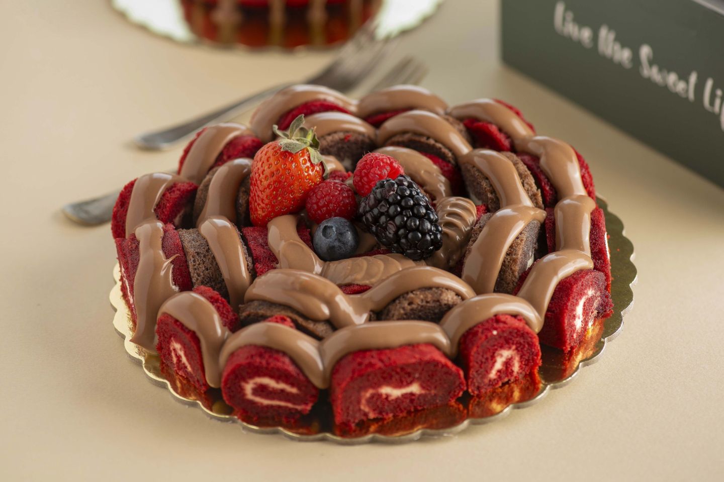 Small Mix Red Velvet And Brown