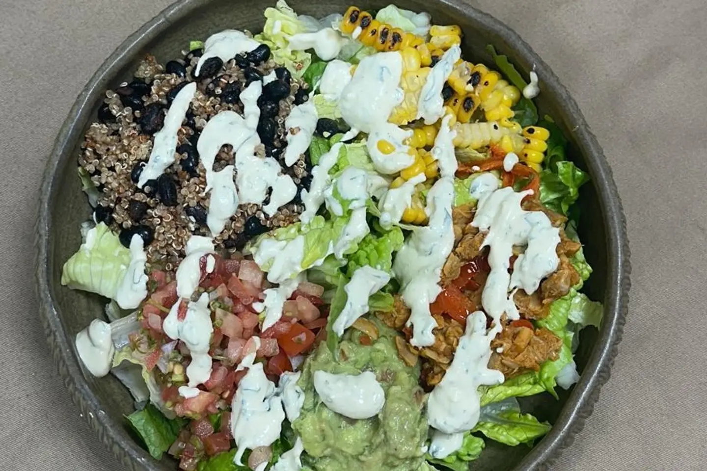 سلطة مكسيكية نباتية