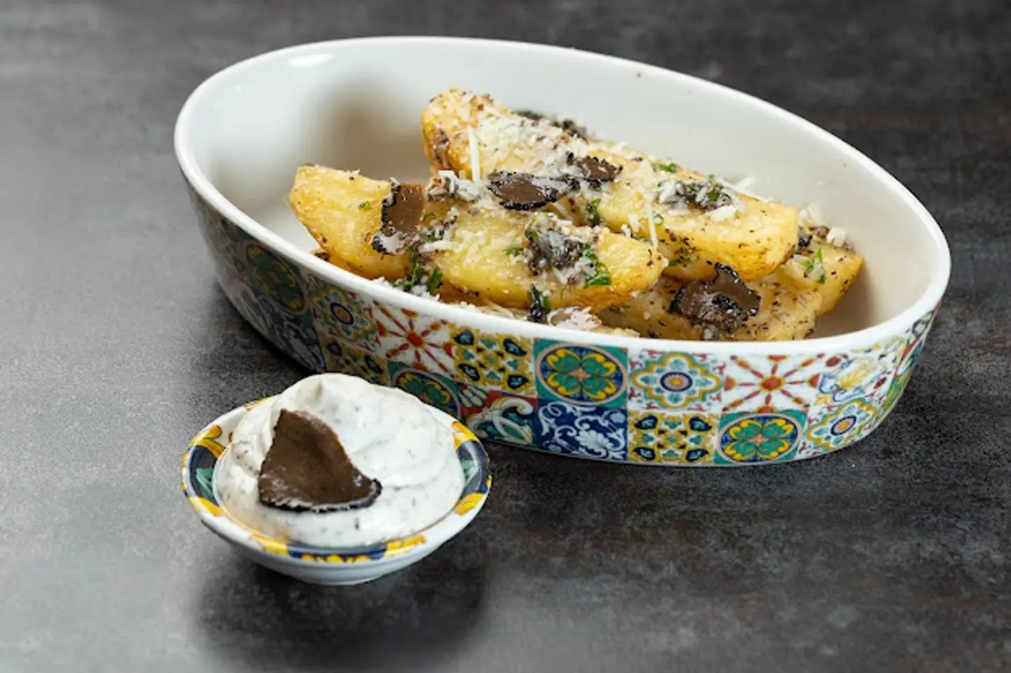 ثلاث بطاطس مطبوخة بالكمأة