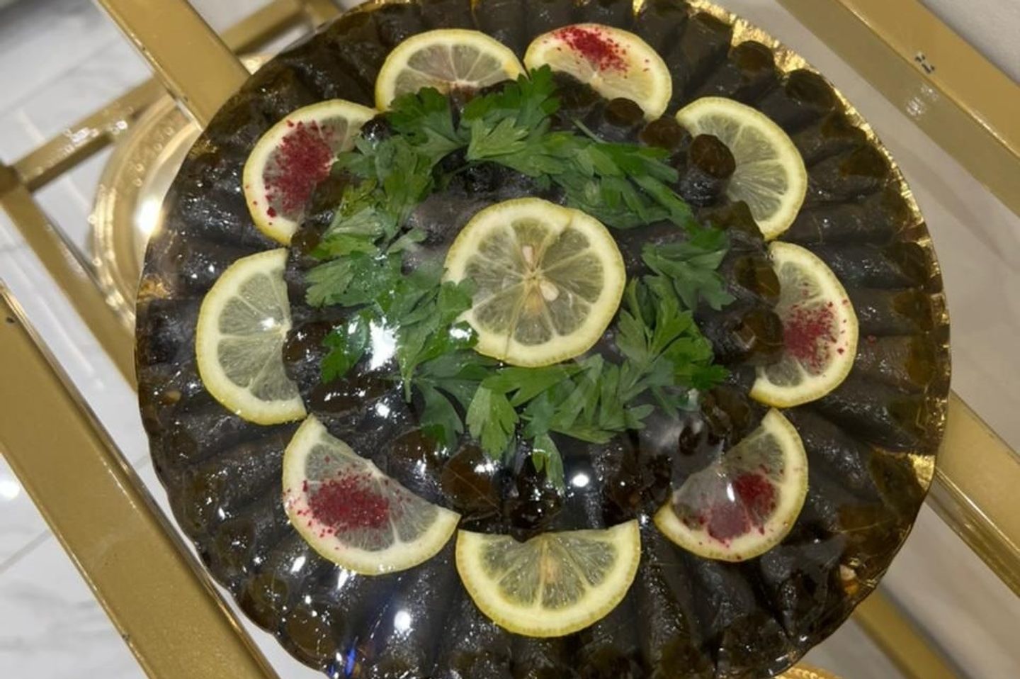 ورق عنب بصحن دائري