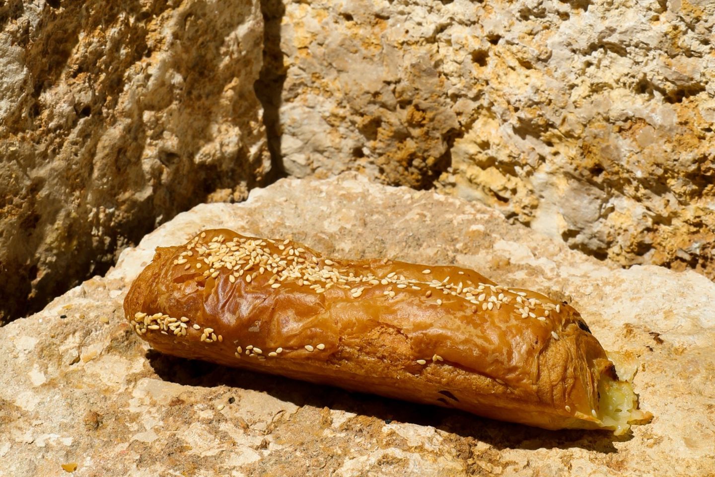 Hallomi Croissant