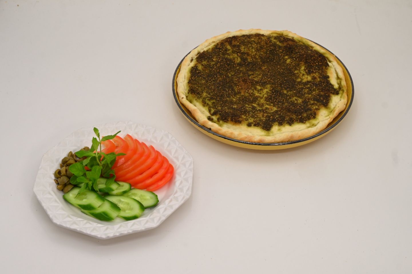 منقوشة الجبنة و الزعتر