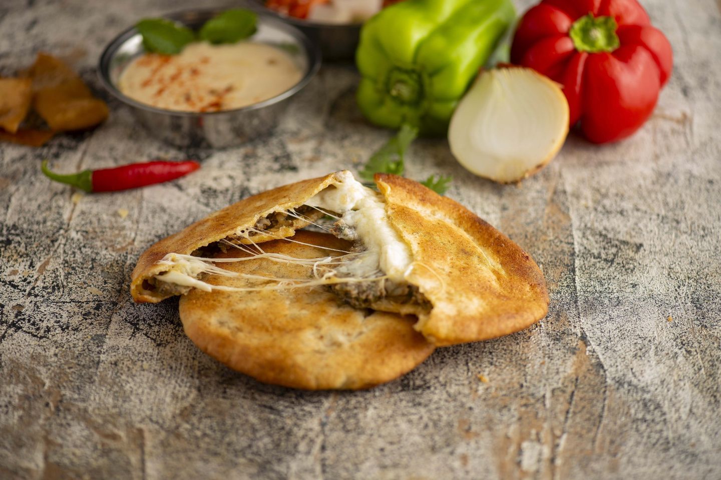 حواوشي بالجبنة
