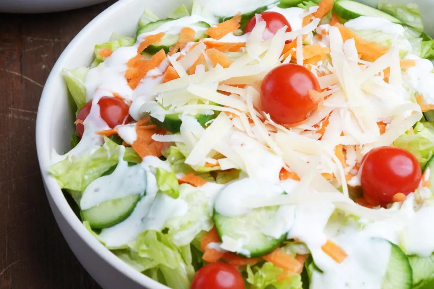 سلطة السيزر بجبن البرميزان