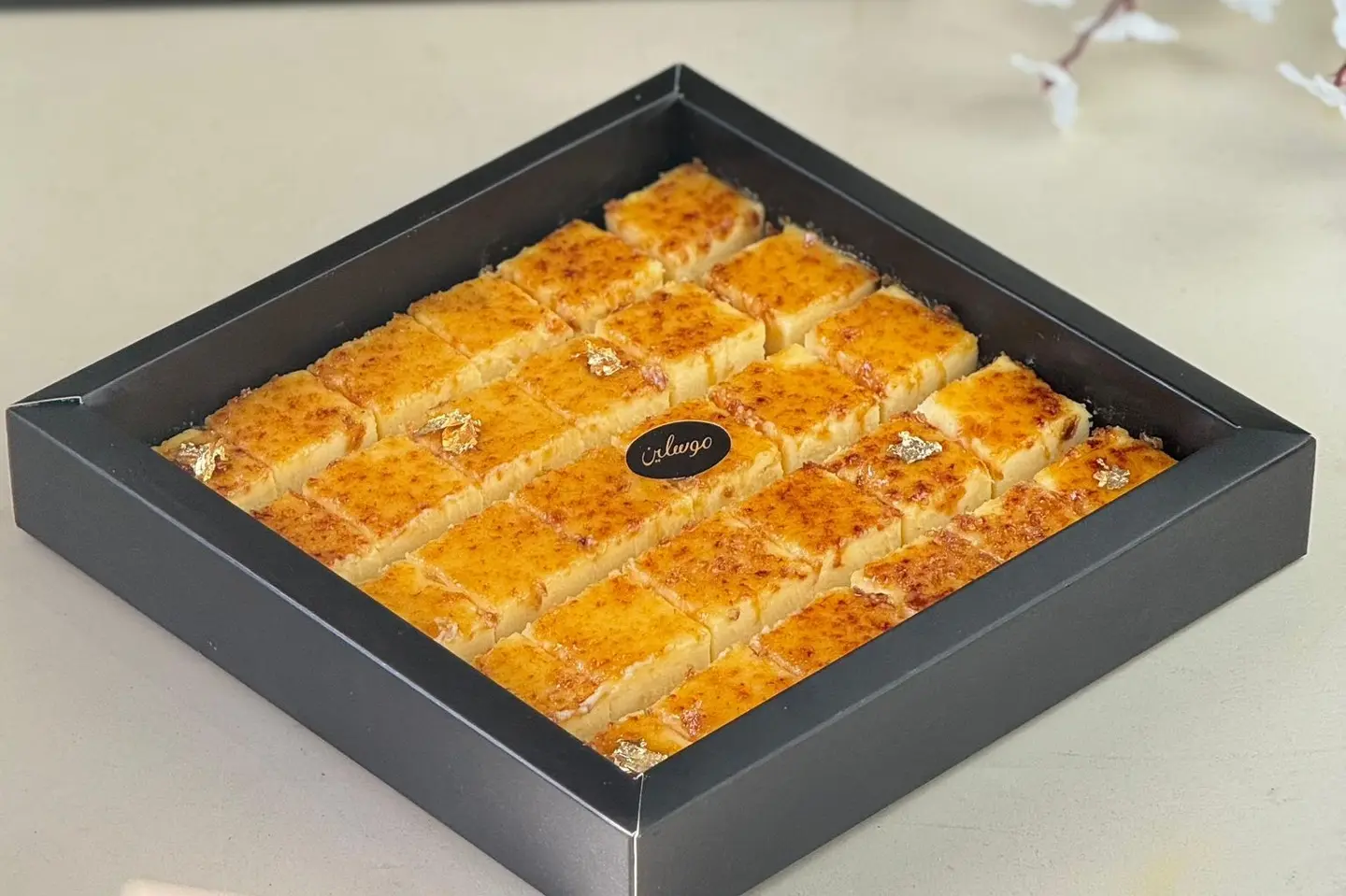 Creme Brulee Cheesecake Box   30 Pcs
