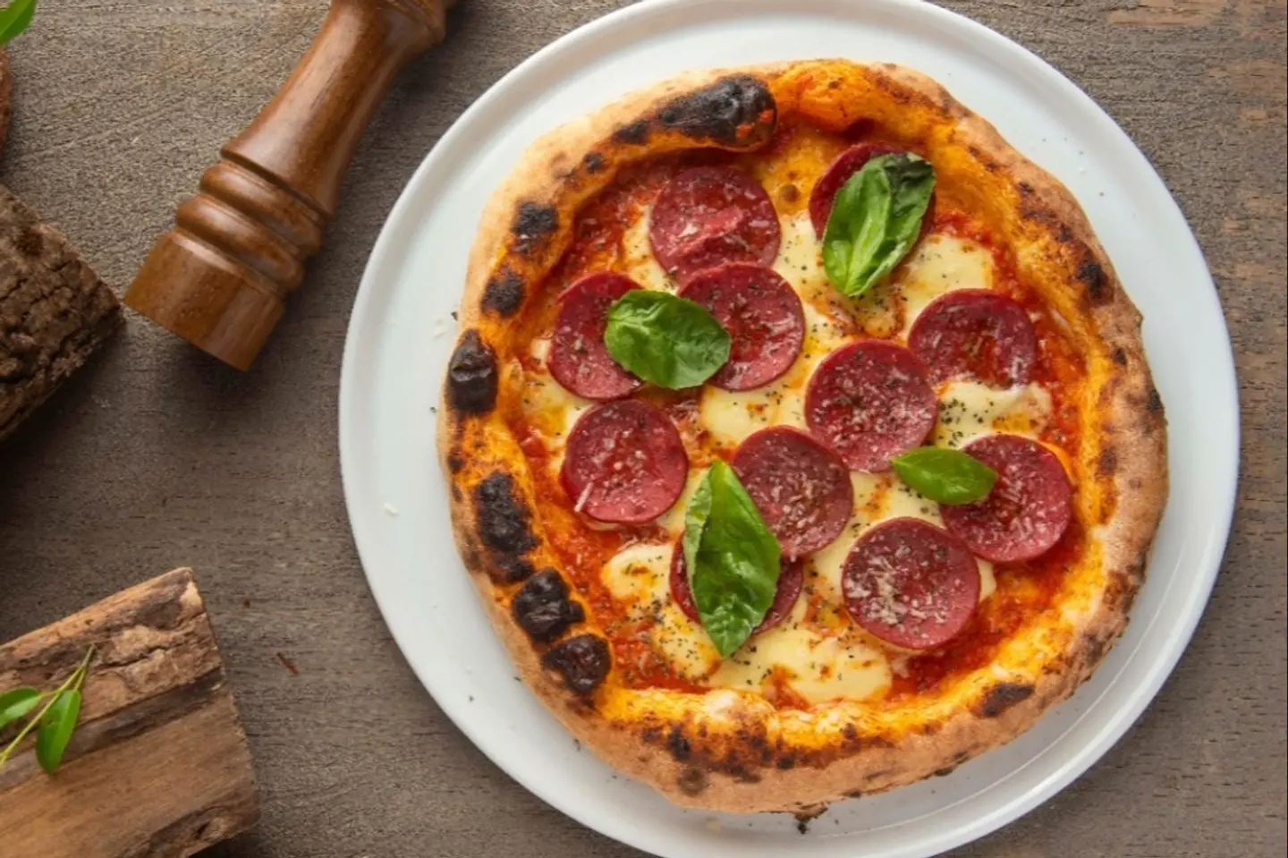 بيبروني بيتزا