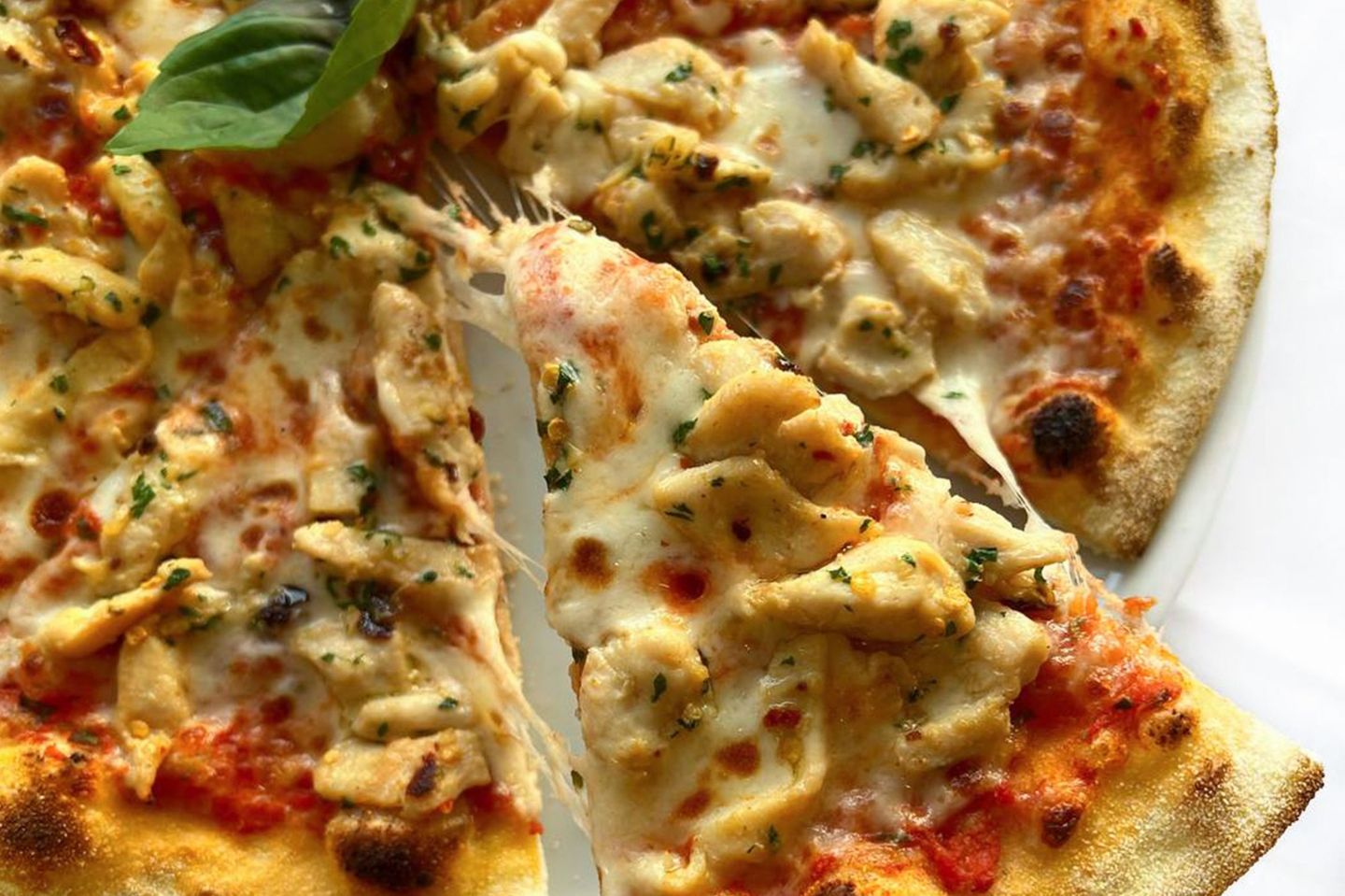 Pizza Con Pollo Picante