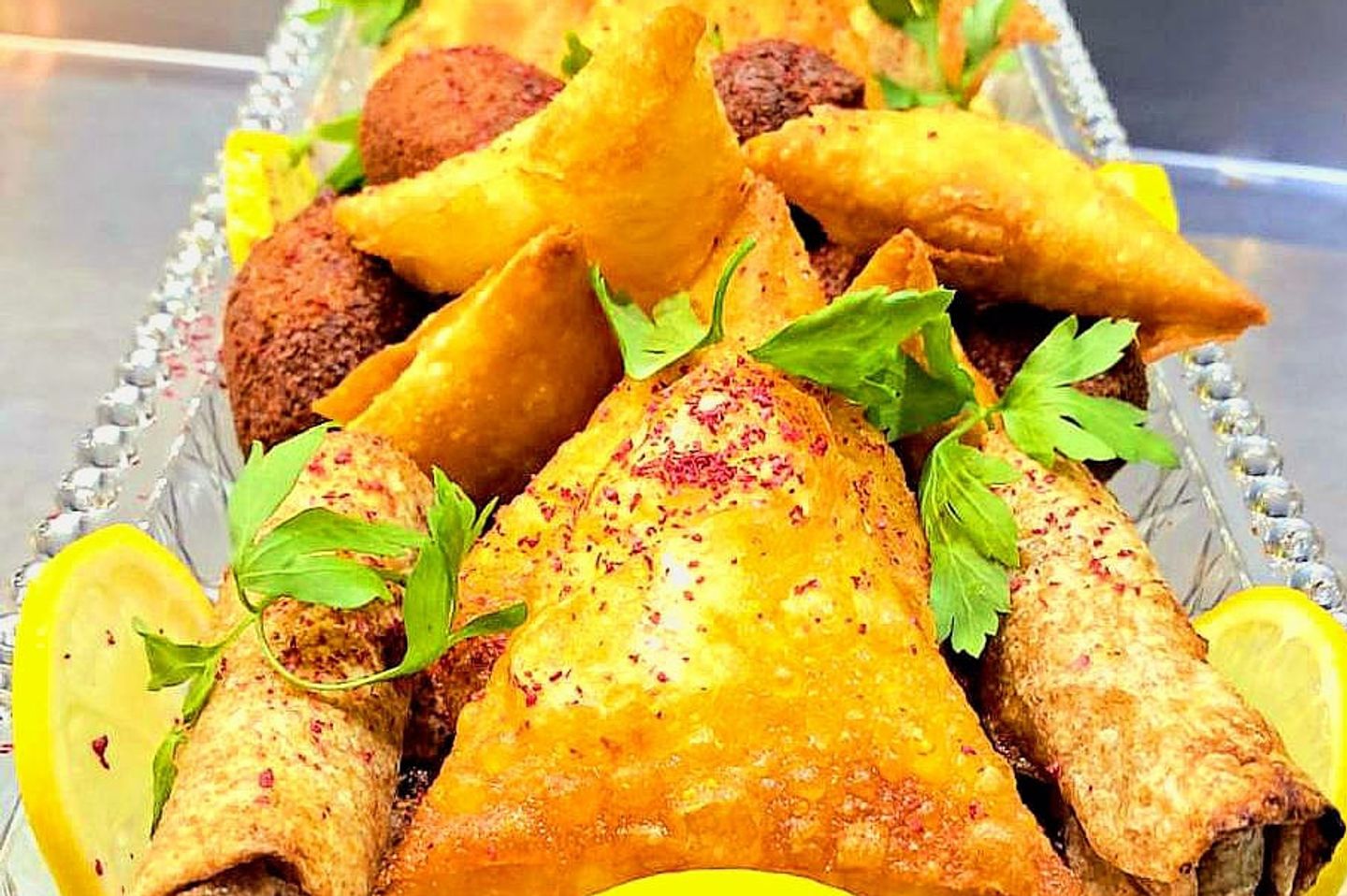 صحن مقالي مشكل مناسبات