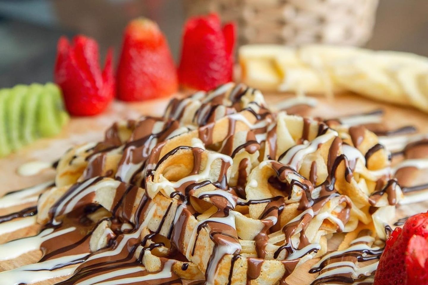 Fruits Fettuccine Crepe