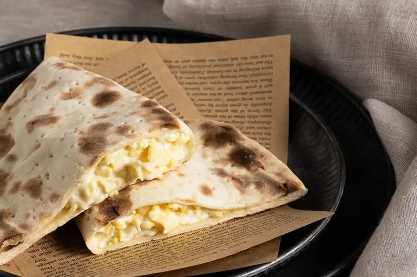 معجنات بيض بالجبن